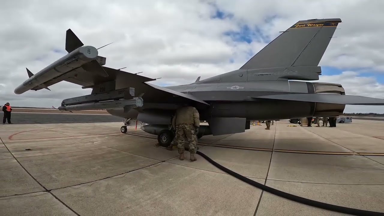 F-16 Hot Pit Refueling