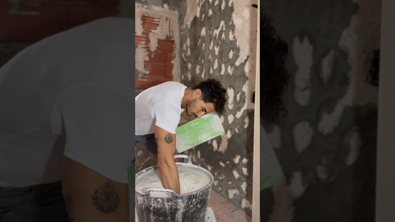 Tutorial sobre como enlucir con yeso manual.#gesso #yeso #plastering #work #construction #argamassa