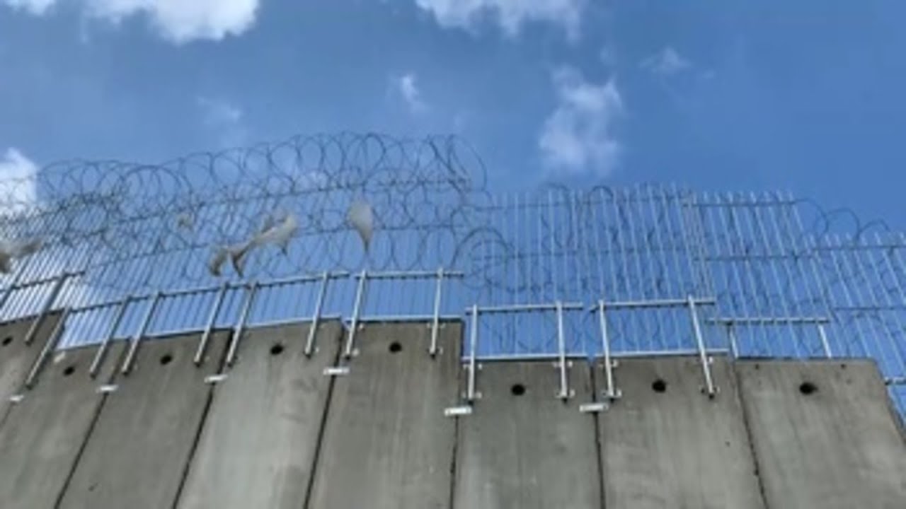 El muro de Jerusalén que hace 20 años encierra a miles de palestinos