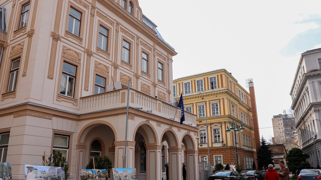 Obnovljen Dom Oružanih snaga BiH, planirana izgradnja trga s fontanom