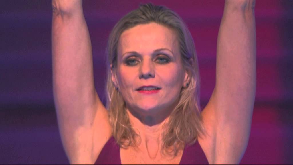 Linda Barker and Tina Malone Make a Splash!
