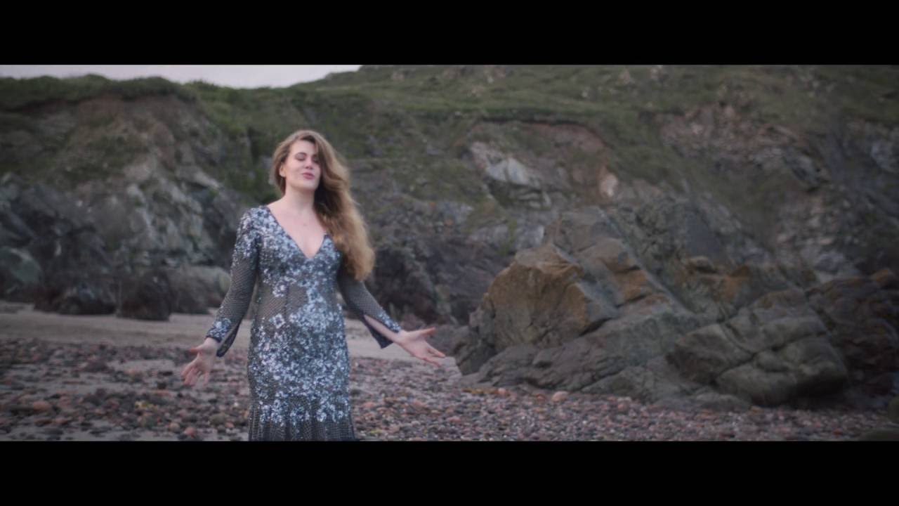 Leena Voxx - Paper Heart (Official Video)