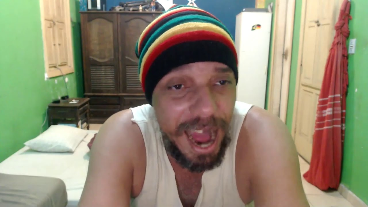 Bluezao é trollado por haters, esculacha fã, xinga fãs e muito mais - 15/03/2019
