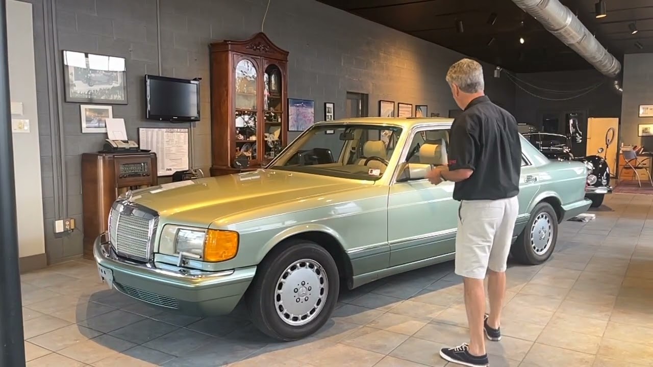 Экскурсия по Mercedes-Benz 300SE 1990 года