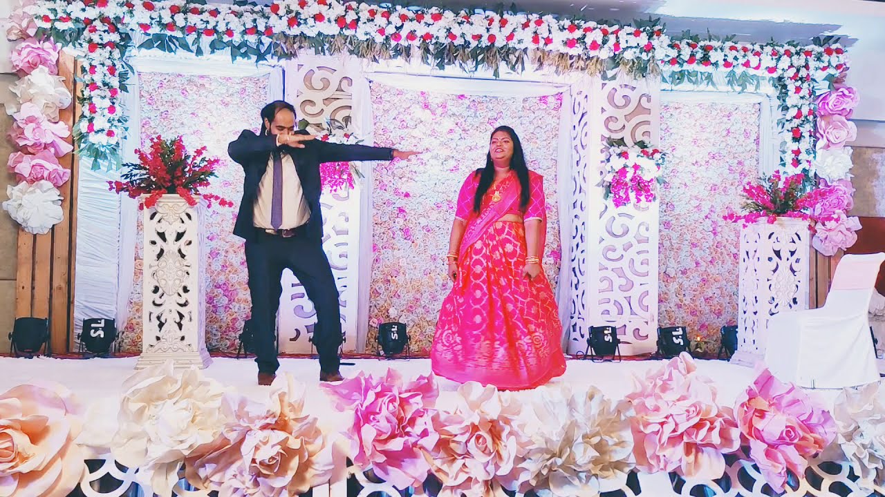 Couple Dance - Sangeet  Performance | Raadhika ke daddy zara aana - Hum saath saath hain !