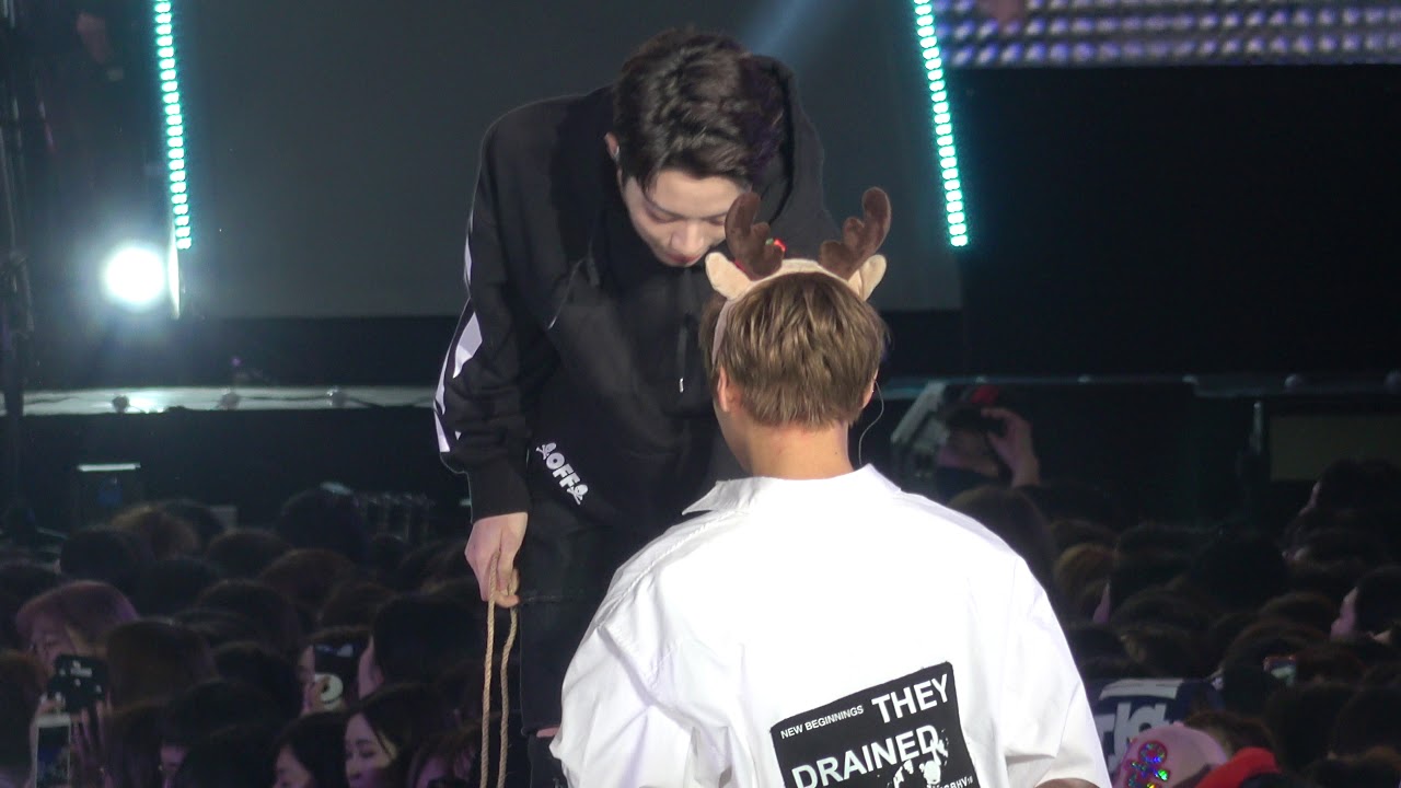 2017.12.24. Wanna One 2nd 부산 팬콘 청백팀 게임 박지훈 직캠