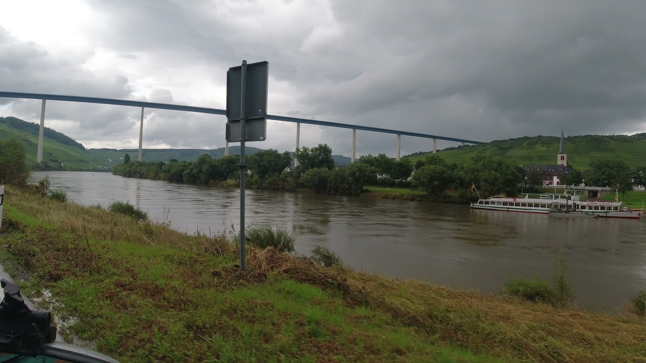 Hochmoselbr&uuml;cke - Fahrt von Zeltingen-Rachting in  Richtung &Uuml;rzig