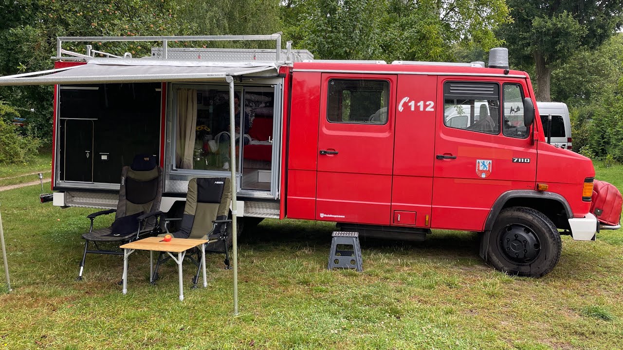 Feuerwehrauto wird zum Camper Van Wohnmobil