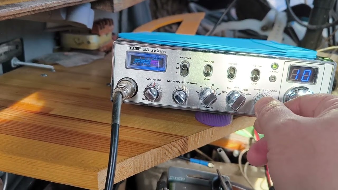 Провел связь с Испанией на 10 ватт на 27 МГц 