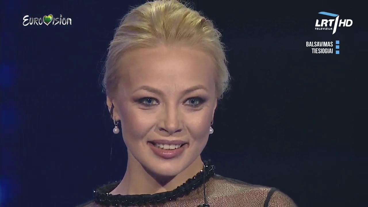 Atlikėja Mia &bdquo;Sacrifice&ldquo;