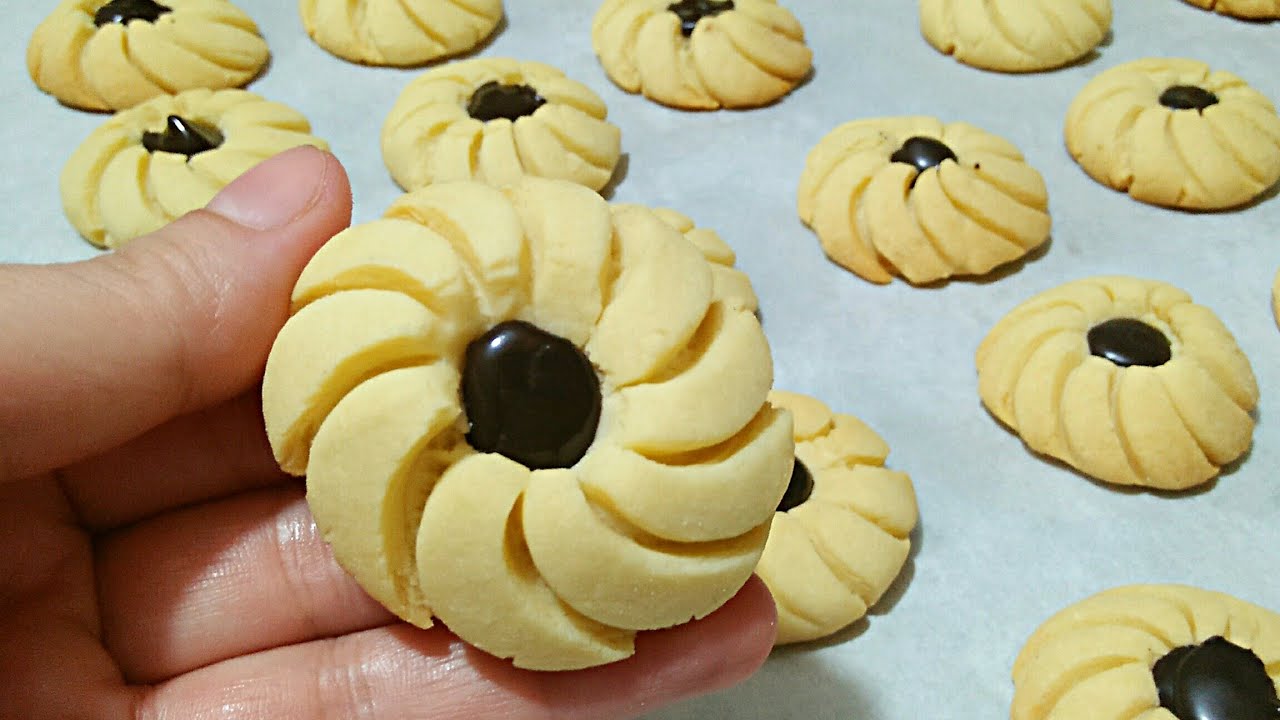 حلويات العيد/حلوة الفرماج اللذيذة سريعة تدوب بالفم😍بدون بيض ولا خميرة ولازيت ب 4 مكونات فقط 😋