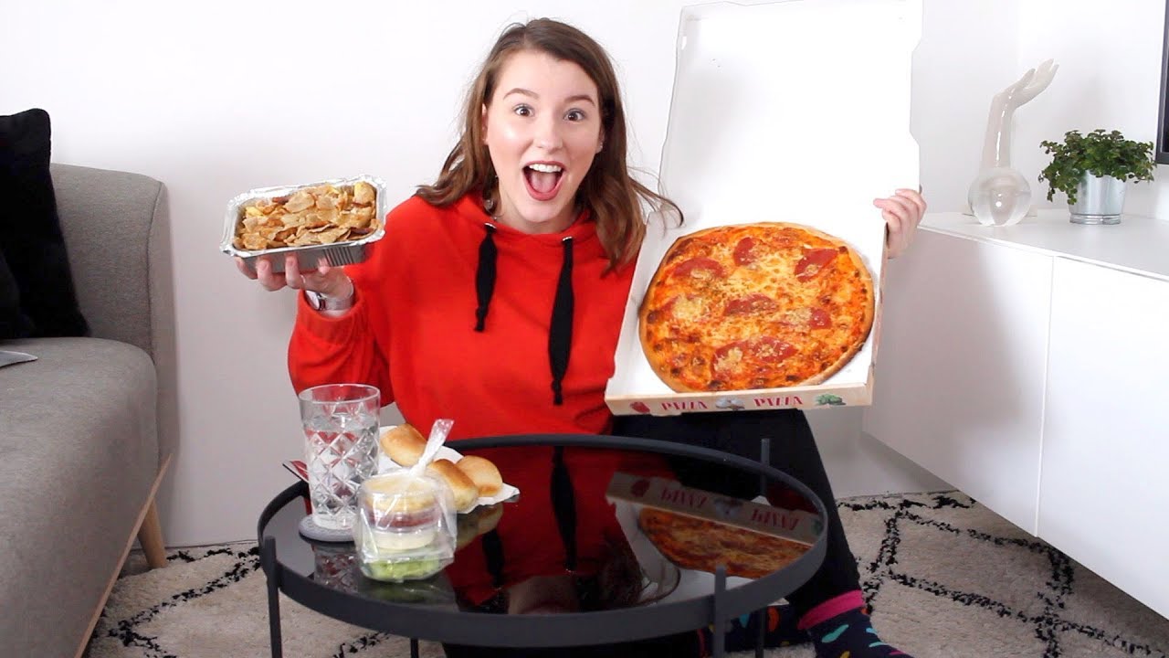 MEGA PIZZA & KAPSALON MUKBANG 🍕🍟 ✰ All About Leonie