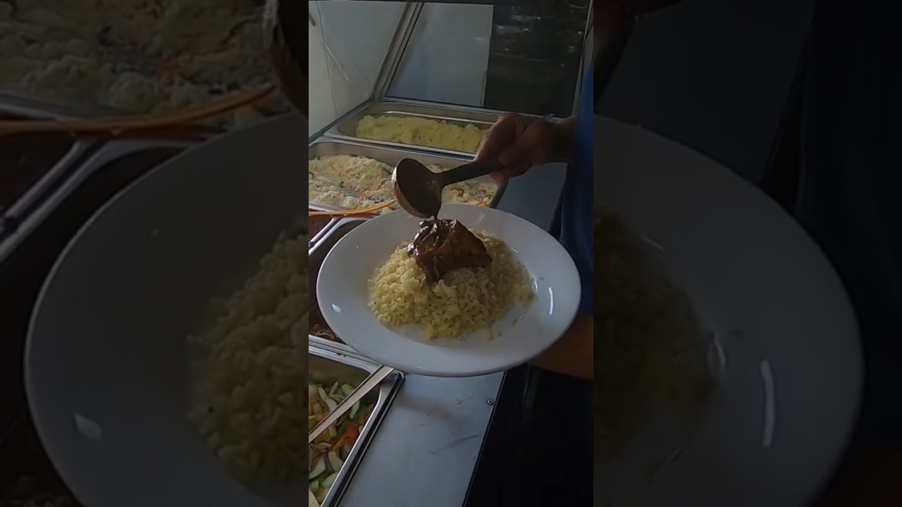 Rice and Curry at Chef's Crave #rice #riceandcurry #food #foodlover #srilanka #asmreating #mukbang