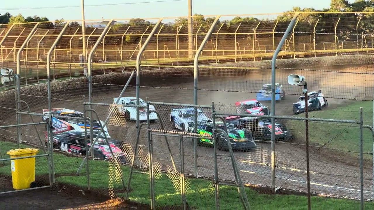 Super Sedans Australian Title Heat 10 Premier Speedway Warrnambool 20/02/2026