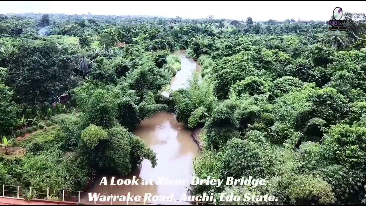 A look at River &Ouml;l&egrave; Bridge, Warrake Road, Auchi, Edo State.
