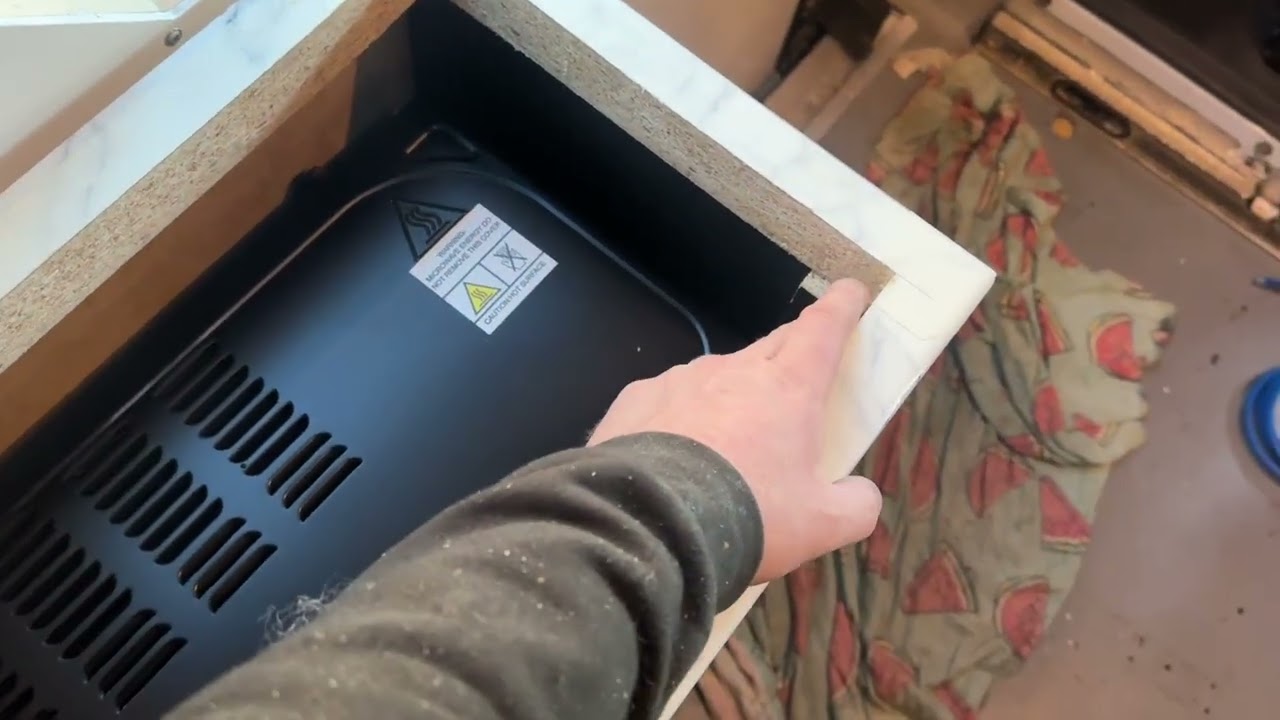 E37 fitting an induction hob in to a camper van conversion diy on a budget Renault master 3 mk3 LWB