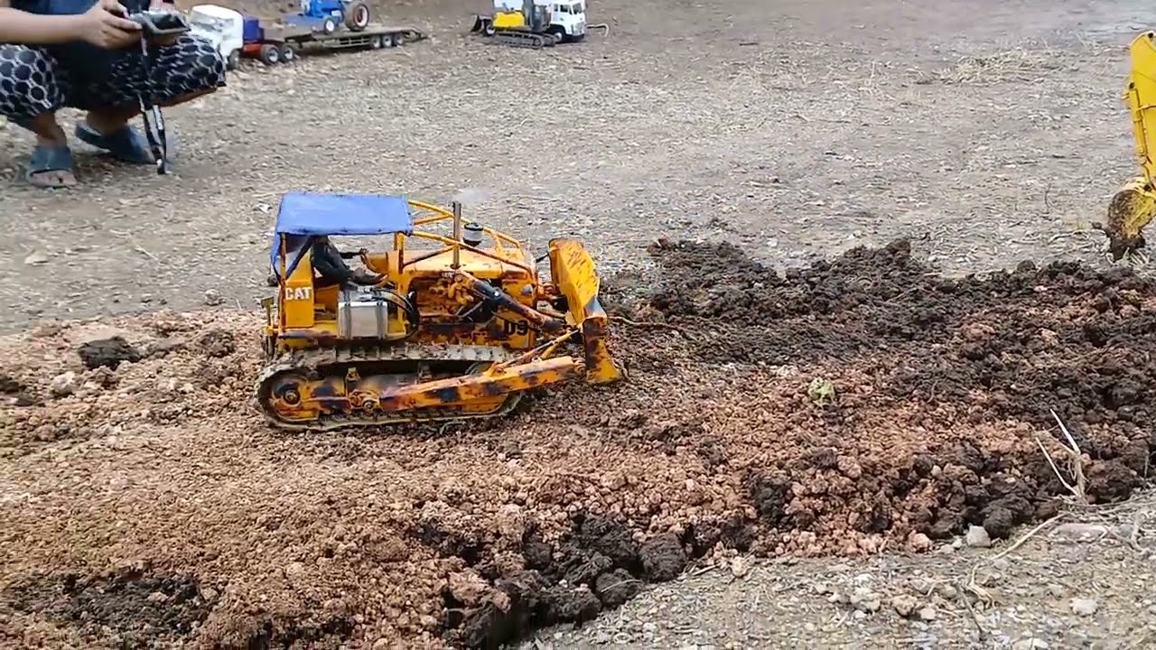 มาดูเจ้าคุณปู่ดันดินกันบ้าง😁 #แทรกเตอร์ #rc #excavator 
