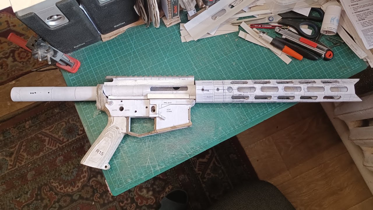 Ar-15 made of paper and cardboard 10
