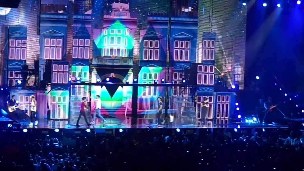 One Direction - Intro+Up All Night - Las Vegas (8/3/2013)