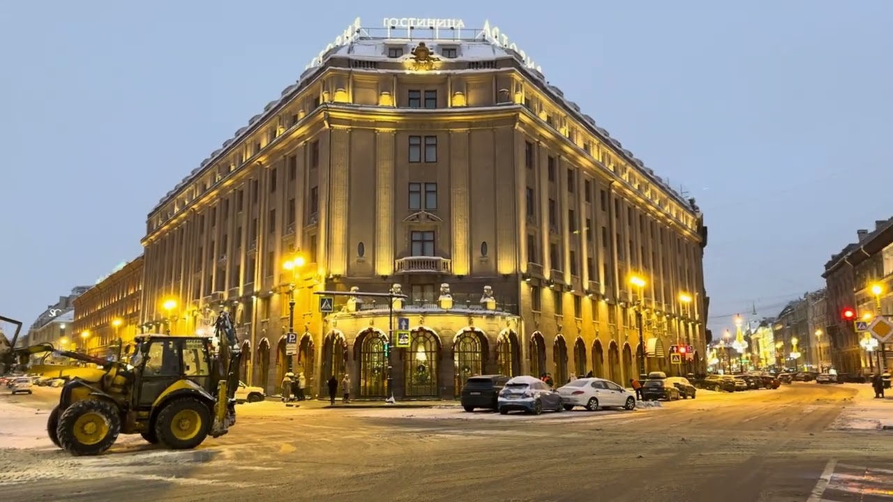 #Russland 🇷🇺 #SanktPetersburg Der Isaaksplatz ist der Ort aller Luxushotels in St. Petersburg.