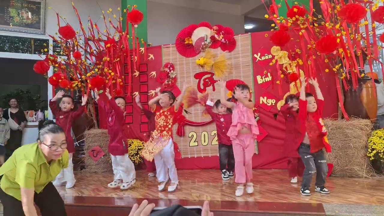 Múa Tết 2026