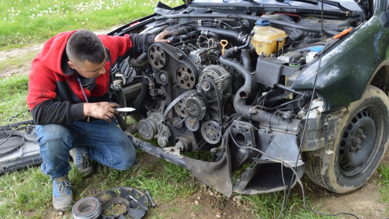 Serwis Polowy u NAUSZKA - Wymieniamy rozrząd i pompę wody w Audi A4 B5