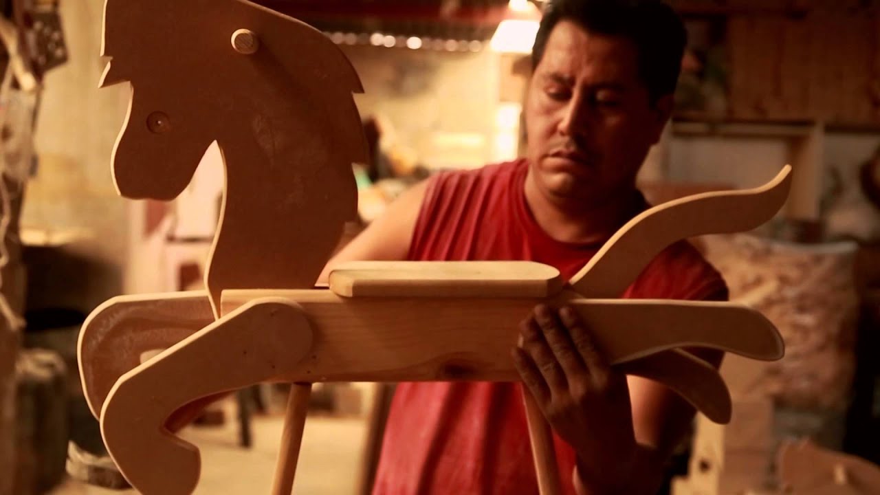 Caballito mecedor - Juguetes de madera mexicanos San Antonio la Isla