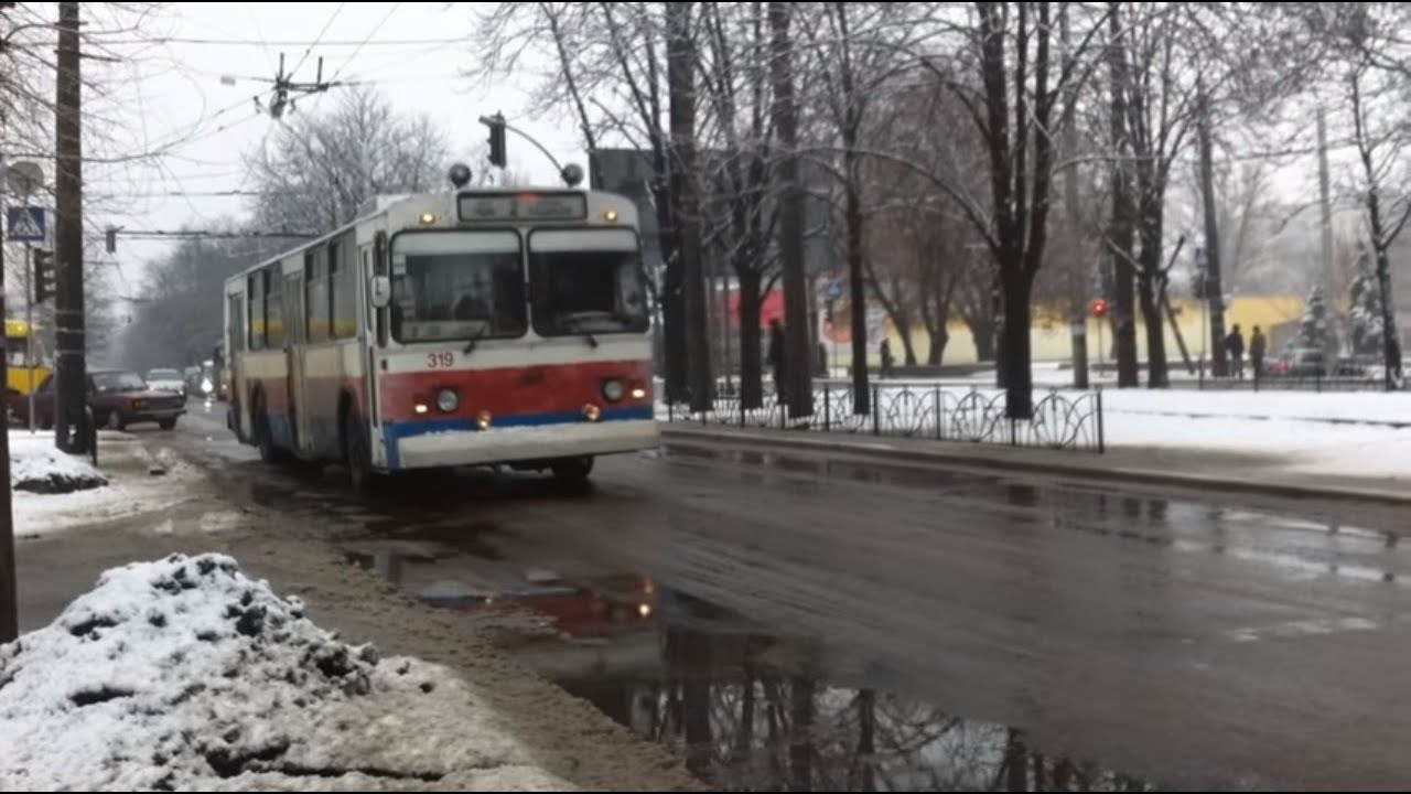 Черкасский троллейбус- Непонятная зима- то снег, то дождь 09.02.2013