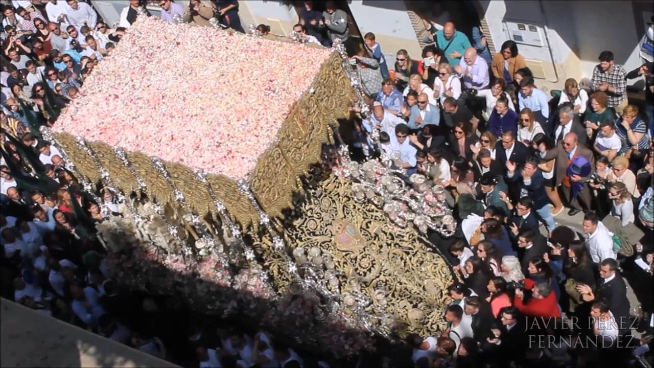 La Esperanza de Triana en la Calle Pureza. Madrugá 2016.