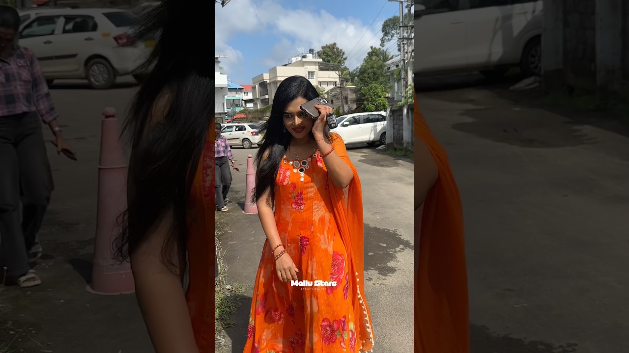Did you see Ramya Panicker walking to watch a movie in the sun 😅 #mallustars #actress #ramyapanicker