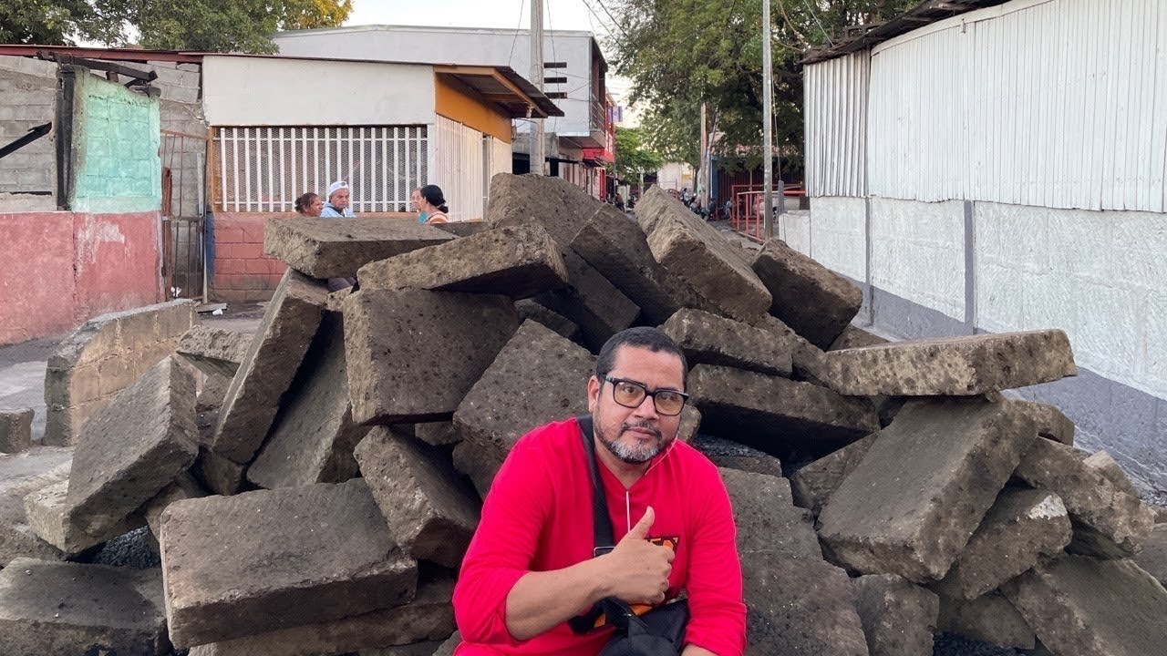 mañana le construyen la casa a la punga y a la paca