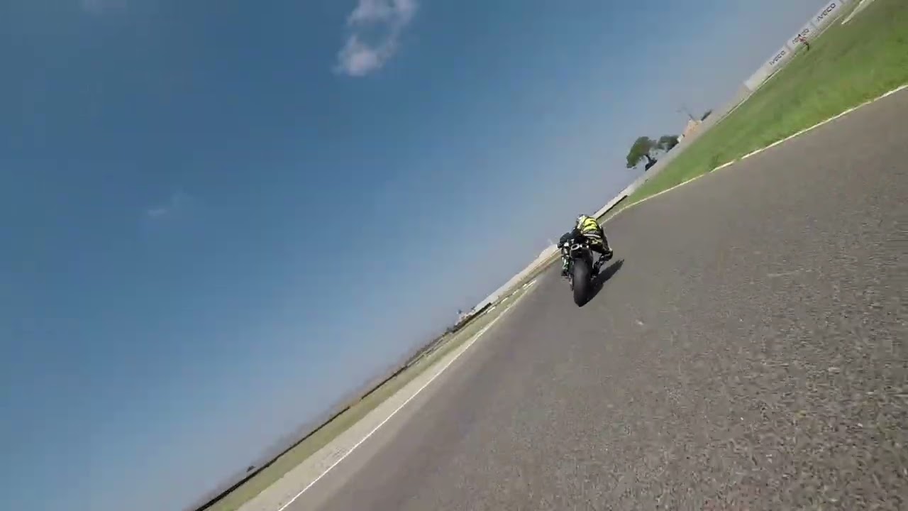 Aspar circuit (3 vueltas en 1'21) R6 08