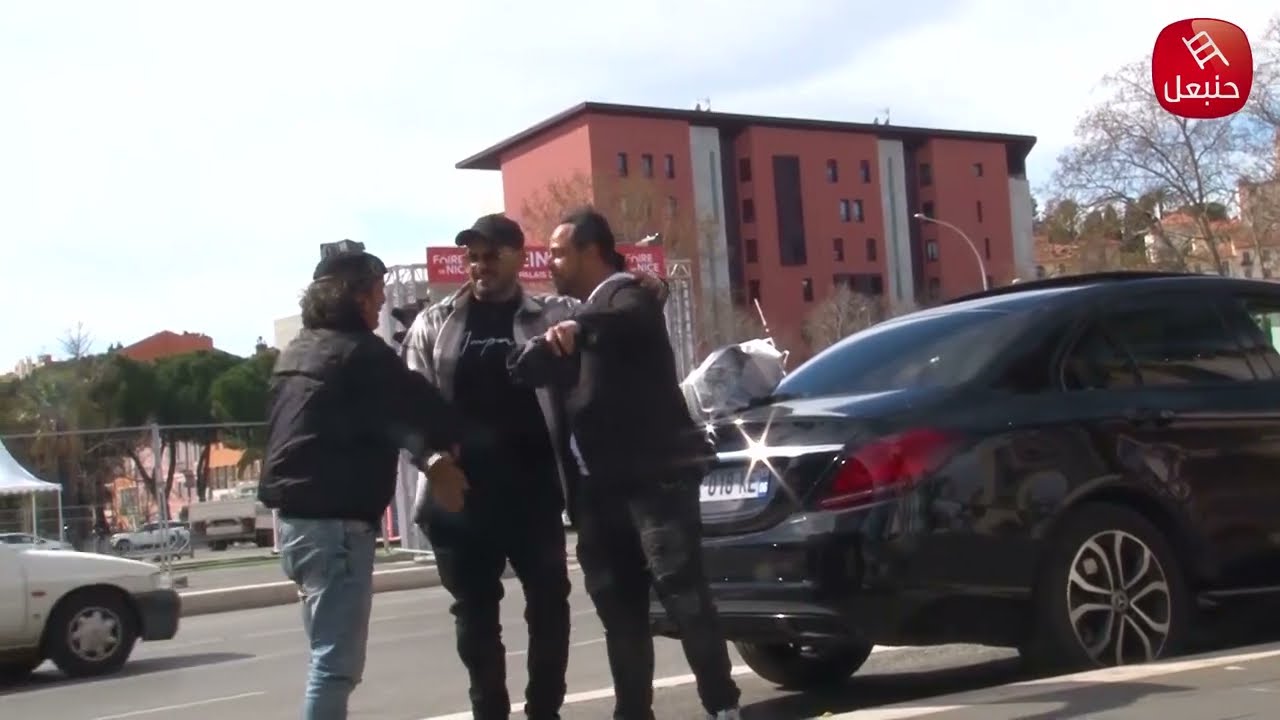 الكاميرا الخفية : فريق الكاميرا الخفية طلب تاكسي خاصة باش يوصل فيها واحد مكلوب ههههههه