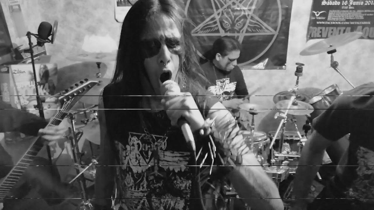 Deidad - Hechicer&iacute;a Oscura OFFICIAL VIDEO