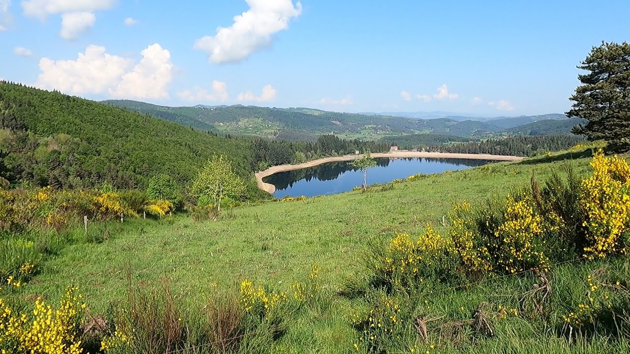 Suc de Cherchemus par le lac d'Issarlès Ardèche