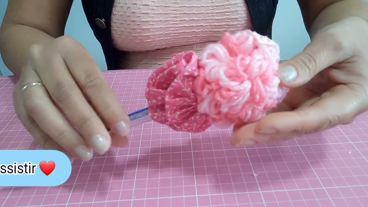 artesanato para ganhar dinheiro caneta  decorada com boneca de fuxicos usando tampa de caneta