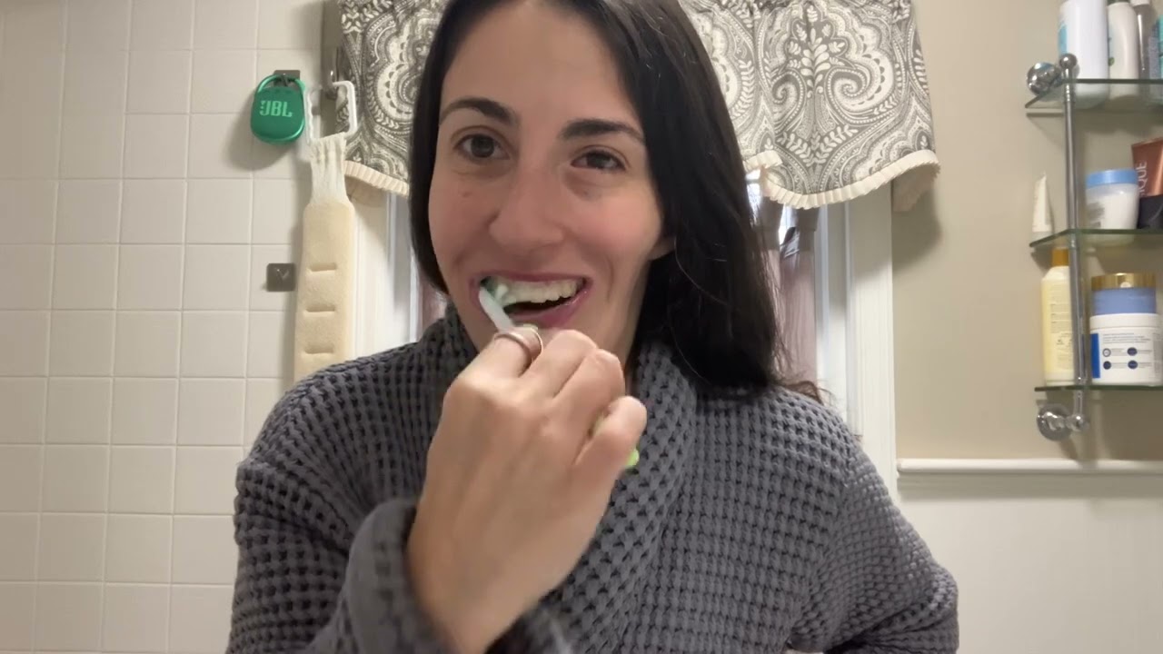 Brush your teeth with me