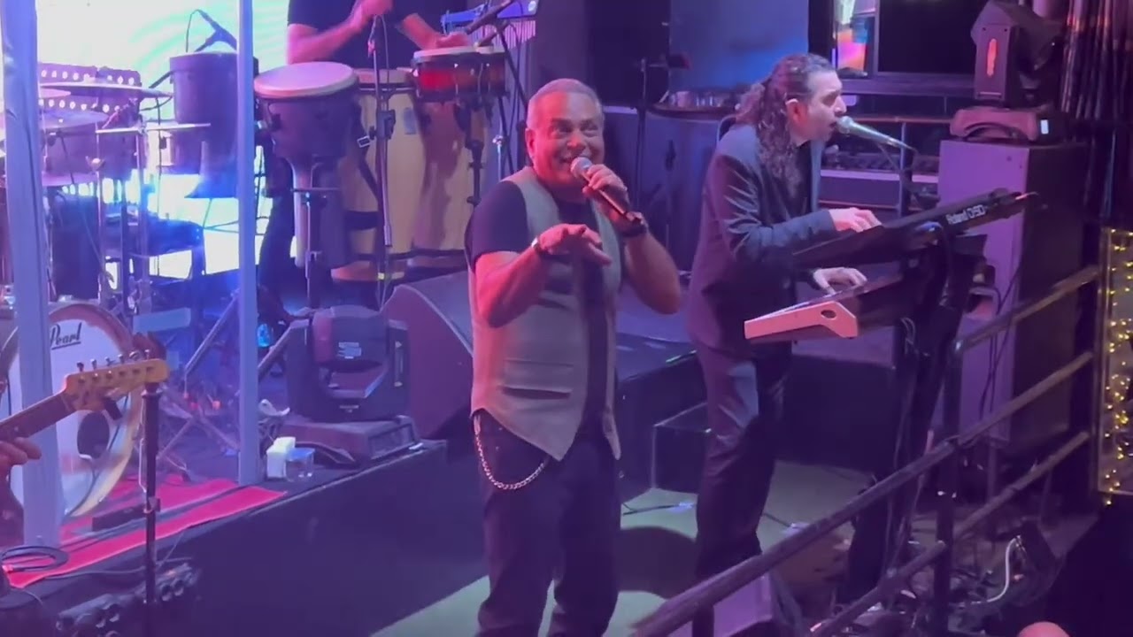 اکنسرت پیروز در کشتی Suda Tour استانبول | Pirooz Live in Istanbul Boat Concert#blackcats #بلک_کتس