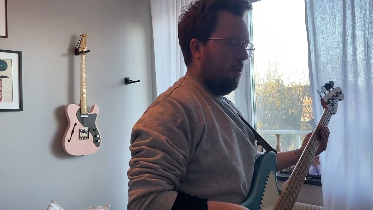 Beat #2 February - Fender Jaguar - TR1000