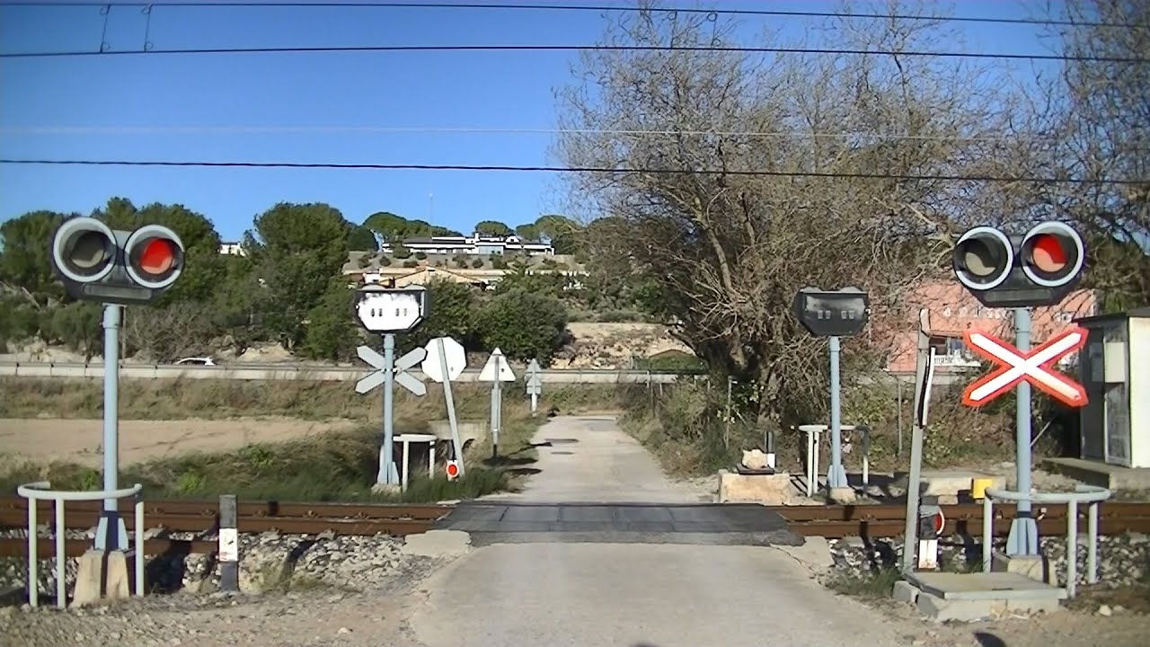Spoorwegovergang Tortosa (E) // Railroad crossing // Paso a nivel