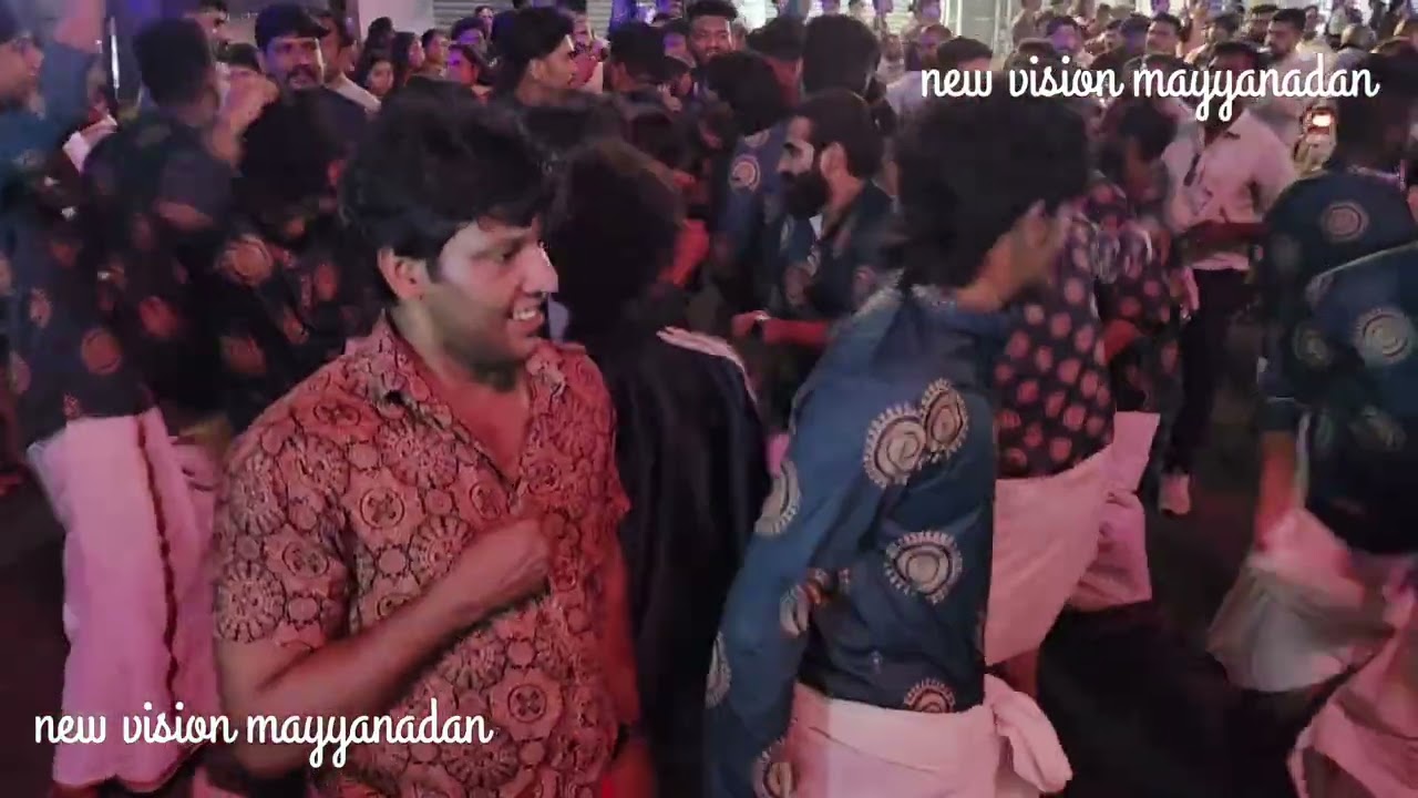 കൊല്ലം തഴുത്തല ശ്രീ മഹാഗണപതി ക്ഷേത്രത്തിലെ അവിട്ടം തിരുനാൾ മഹോത്സവത്തോടനുബന്ധിച്ച് നടന്ന കെട്ടുകാഴ്ച