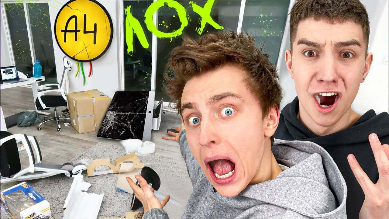 КТО-ТО РАЗГРОМИЛ ОФИС А4 !