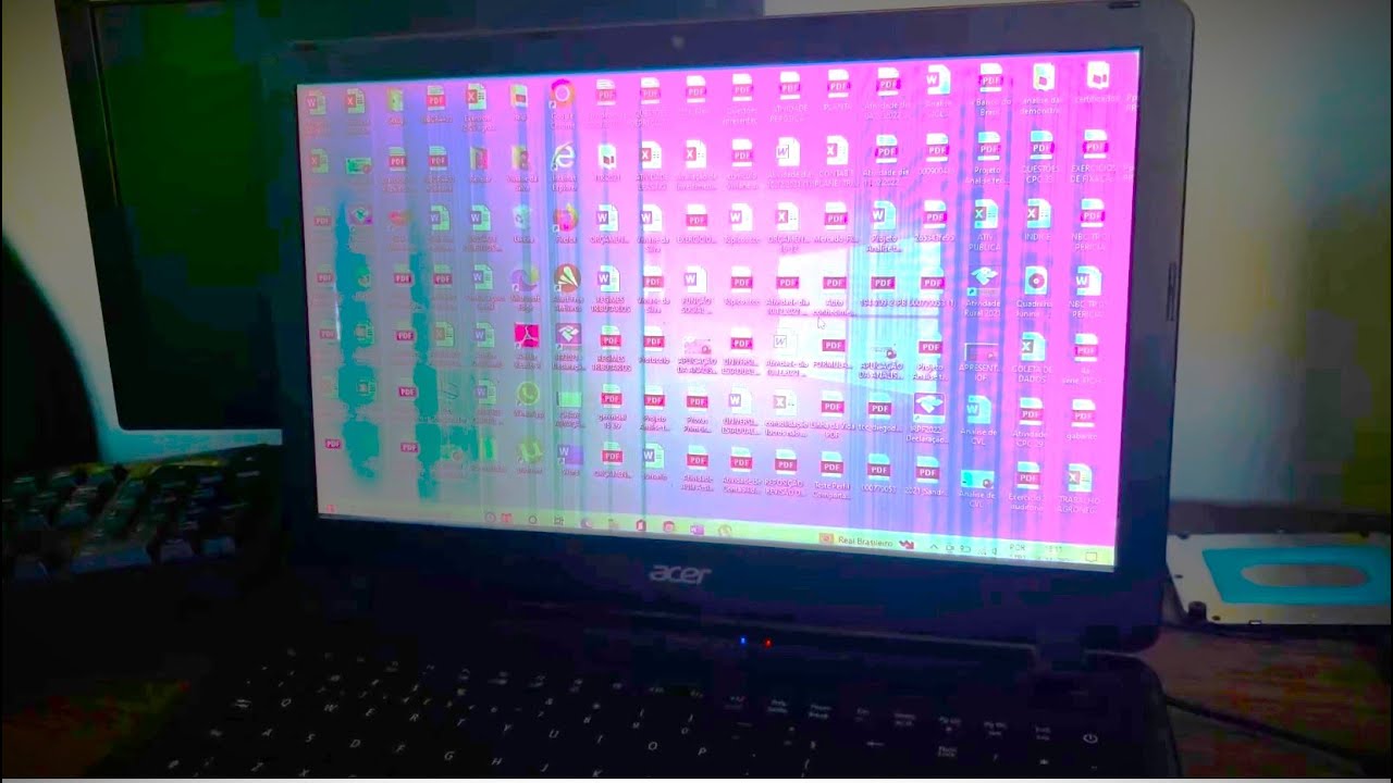Como trocar tela notebook Acer Aspire E5, modelo ES1-572-3562 (Tela ficou rosa)
