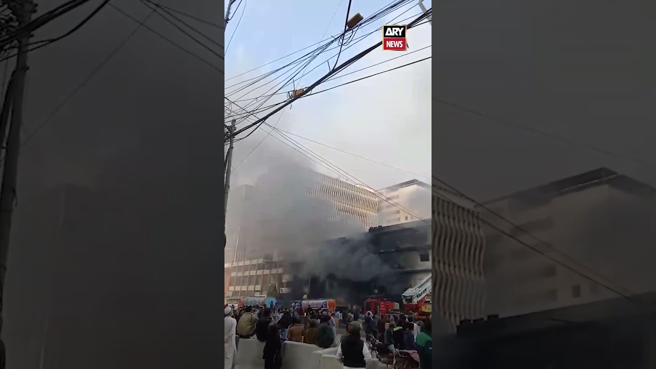 Massive Fire | Gul Plaza | Karachi LIVE Update - #GulPlaza #Fire #Karachi #Shorts