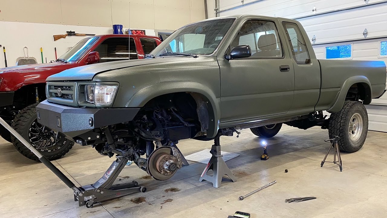 Замена втулки нижнего рычага подвески Toyota Pickup!!