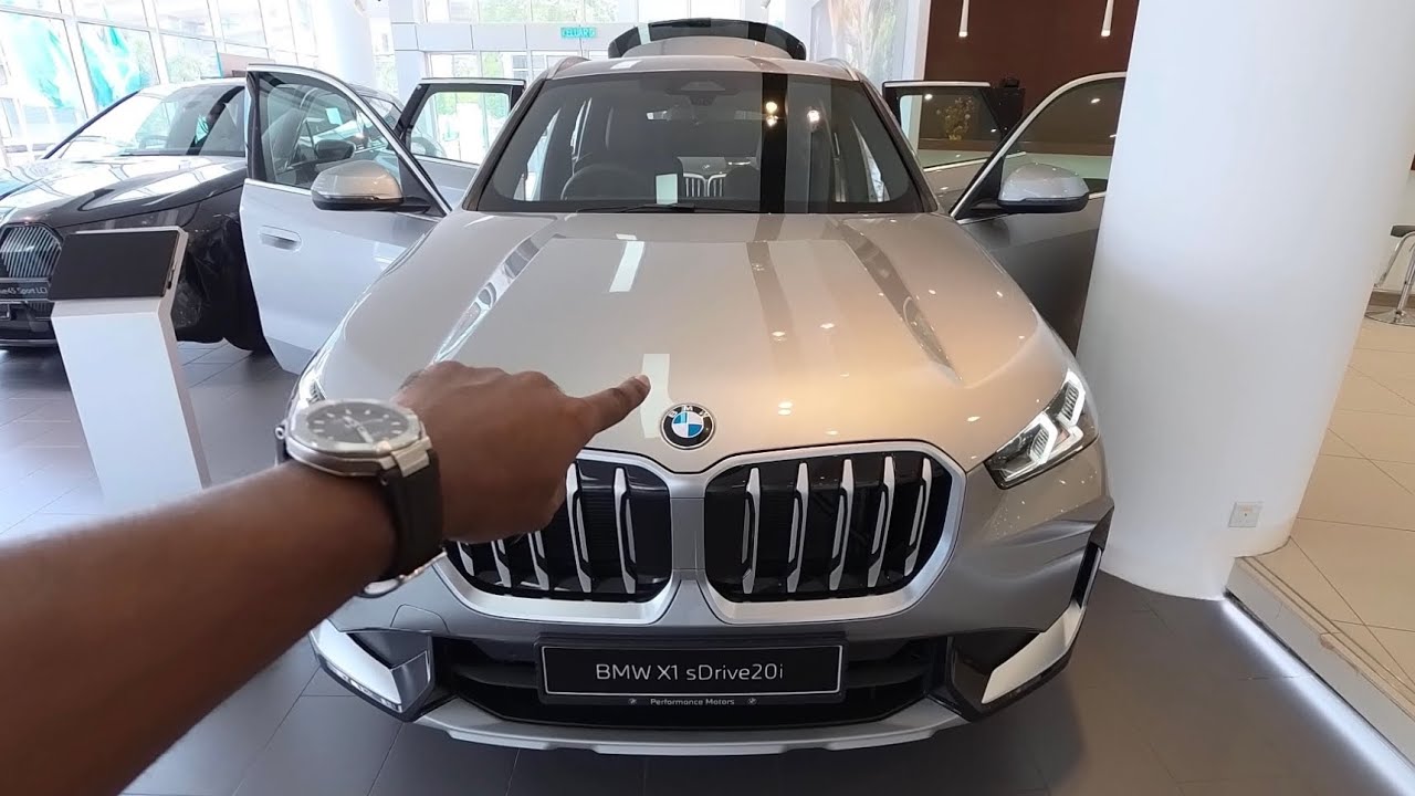 От первого лица! Новинка 2025 года! BMW X1 sDrive20i в цвете «Космическое серебро» и перфорирован...