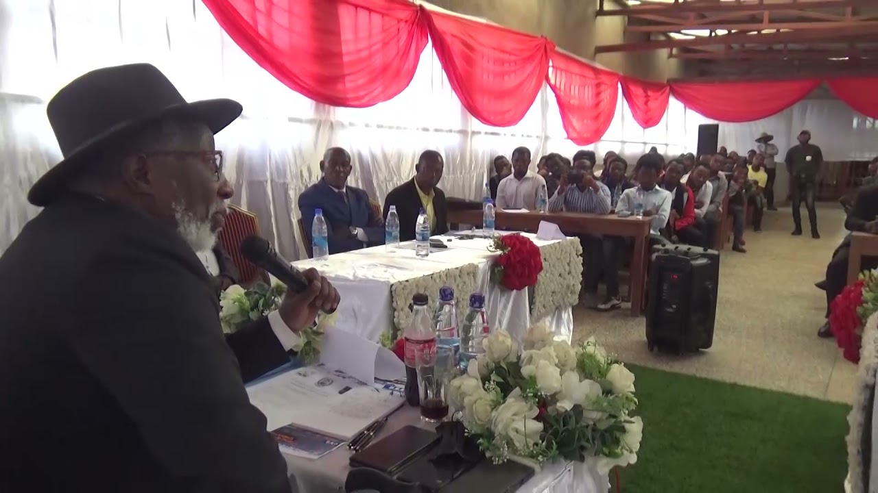 Conf&eacute;rence d&eacute;bat des trois universit&eacute;s de la province du Sud-kivu dans grande salle de L'UNP BUKAVU