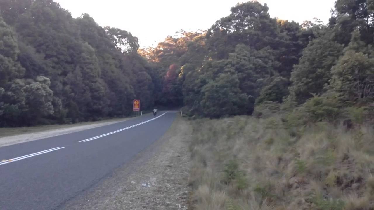 1990 CBR 250 RR fly by