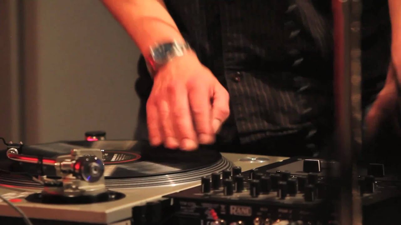 Belleruche - Gold Rush (Live on KEXP)