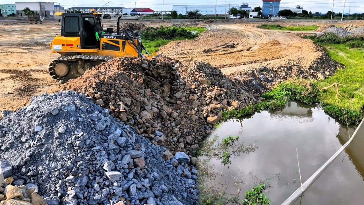 Perfectly Dozer Amazing SHANTUI DH17C3 Pouring Soil,Filling More,Working Building Using Water Stone